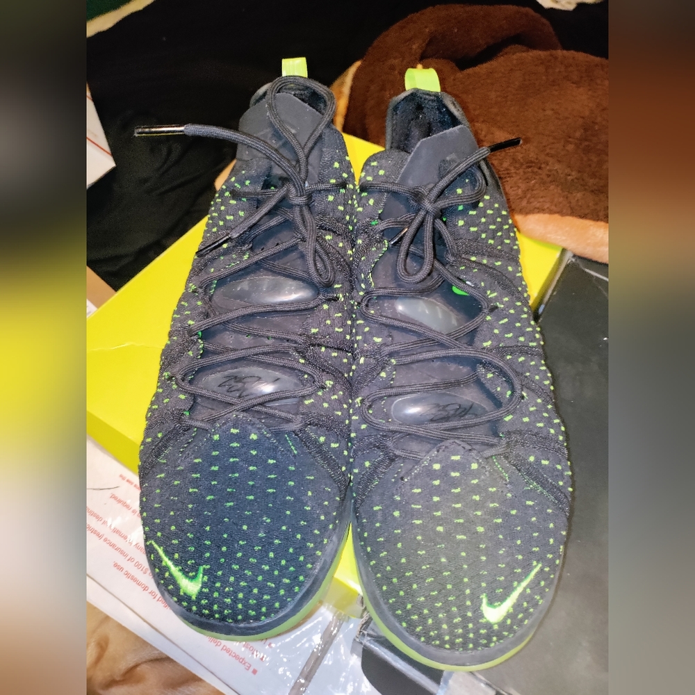 Men's shoes